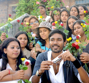Nee Kadhalikkum Ponnu poster