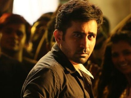 Ulagam Unnai poster