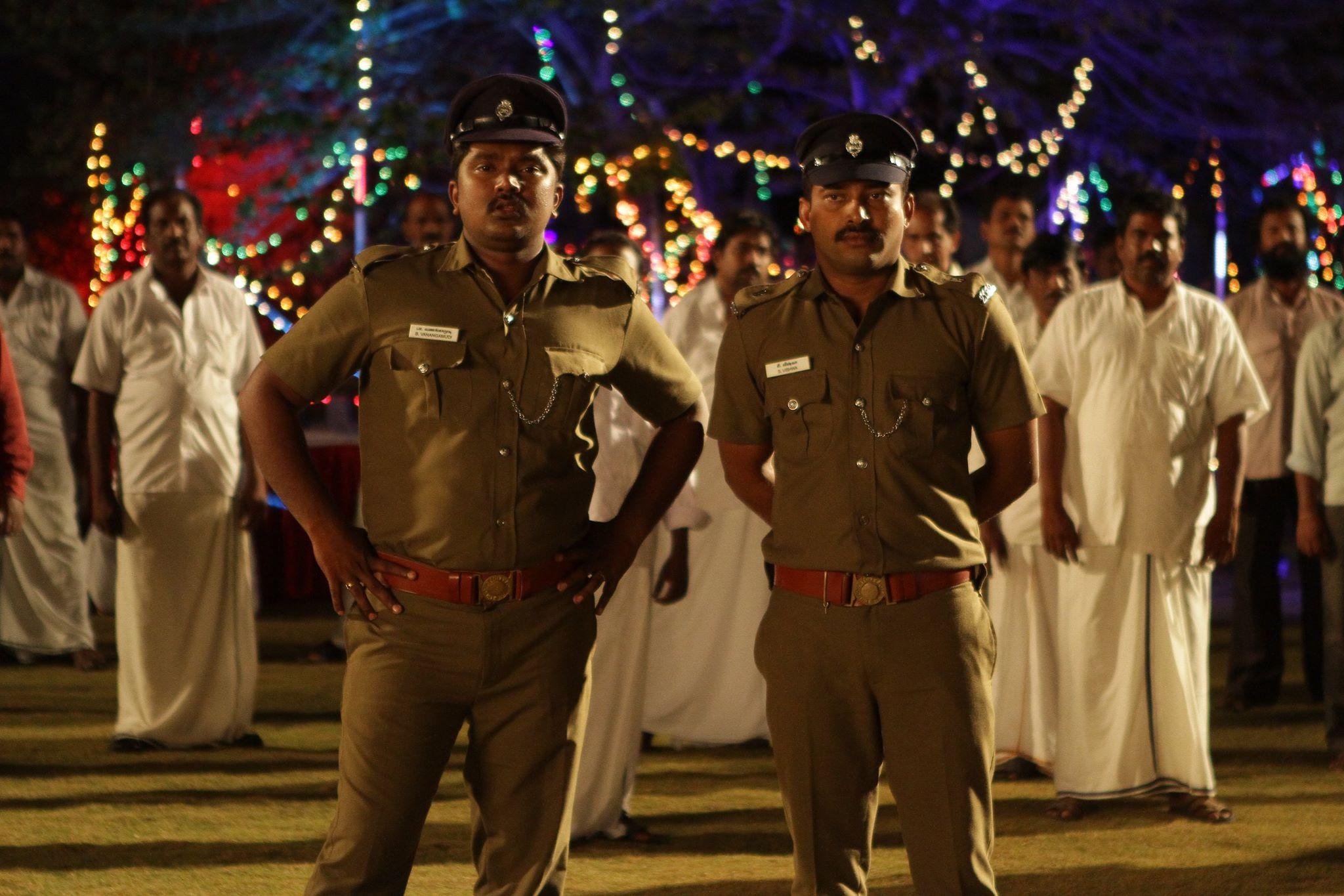 Deivam Enbadhenna poster