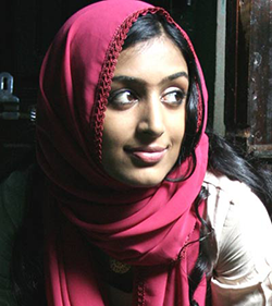 Siru Punnagai poster