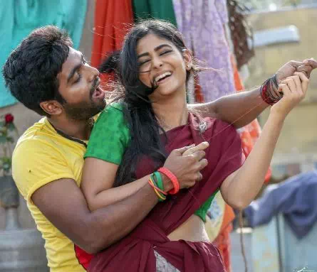 En Uyira Nee Irundha poster