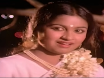 Pani Vizhum Poo Nilavil poster