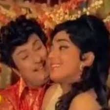 Azhagennum Oviyam poster