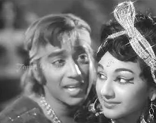 Oraayiram Vairangal poster