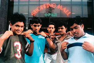 Paalpoalae Padhinaaril (Girlfriend) poster