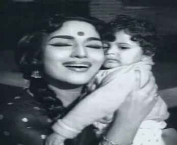 Solladaa Vaai Thirandhu Ammaavendru poster