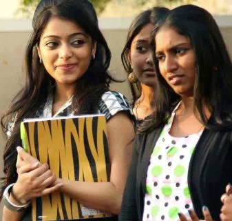 Poon Thendralai poster