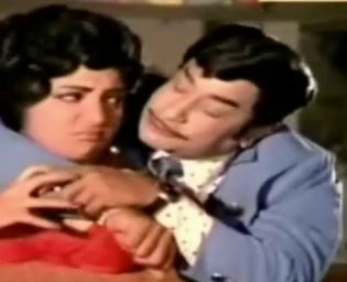 Aadikku Pinne poster