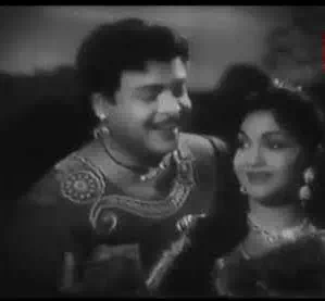 Thangha Kiliyae Mozhi Paesu poster