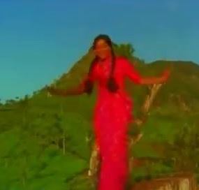 En Nenjam Unnodu poster