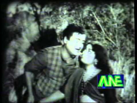 Paarthalum Paarthen Naan poster