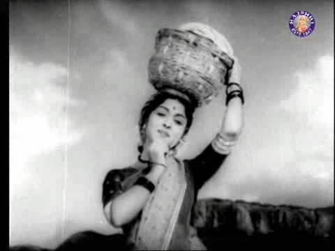 Tazhaya Poomudichu poster