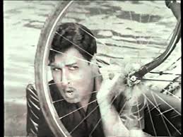 Ulagam Piranthathu poster