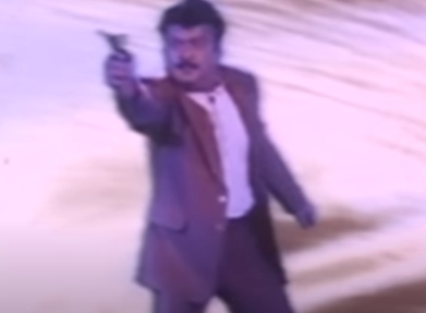 Desam Yaavum Pesukindra poster