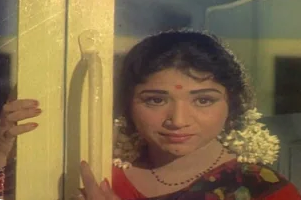 Aval Jaathi Poovena poster