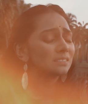 Vizhi Oram poster