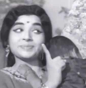 16 Vayathinilae 17 Pillayamma poster