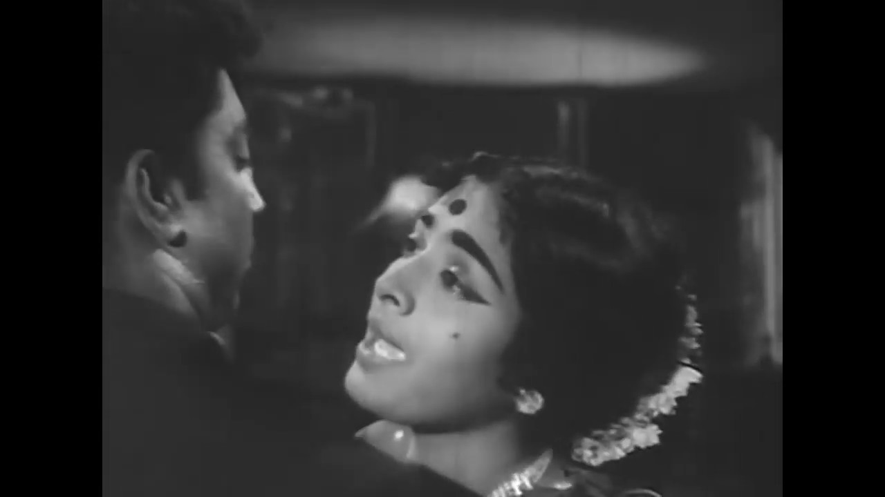 Enge Neeyo Nanum Ange poster