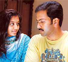Uyirilae poster