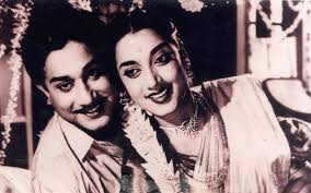 Pavadai Thavaniyil poster