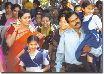 Pudhusa Nenachikittu poster