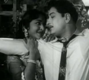 Iravinile Yenna Vizhippu poster